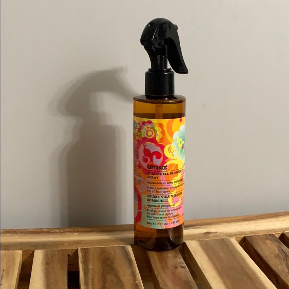 Amika bombshell blowout